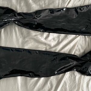 Rouge Helium Black Heeled Boots